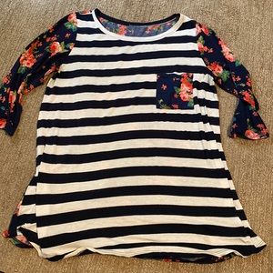 Floral stripped 3/4 sleve navy and floral striped shirt